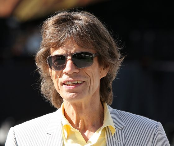 Беременная девушка 72-летнего Мика Джаггера показала округлившийся живот