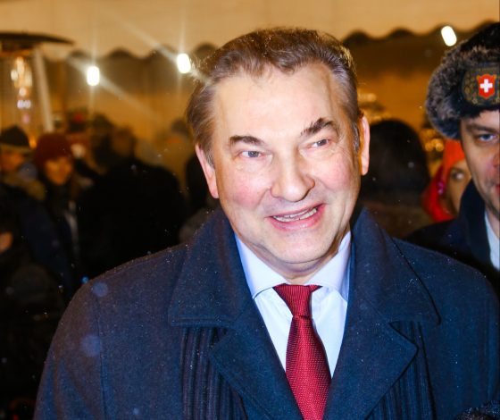 Страшно красив: в Сети обсуждают новую статую хоккеиста Владислава Третьяка