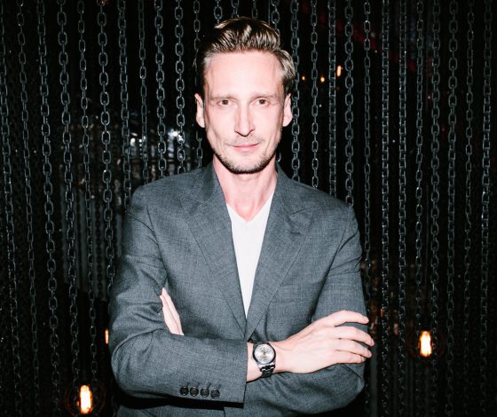 Эксклюзив. Директор моды журнала Elle Вадим Галаганов отвечает на самые злые комментарии о скандальной обложке