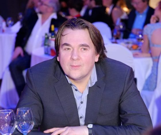 Константина Эрнста вызывают в суд из-за фотоколлажа!