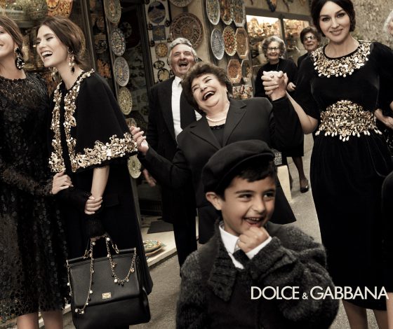 Новая звезда Instagram: модный показ на похоронах