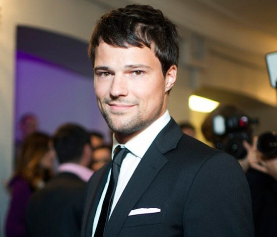 Как выглядит мама Данилы Козловского? Очень молодо!