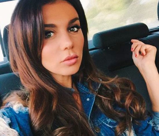 Кто подарил Анне Седоковой миллион алых роз?