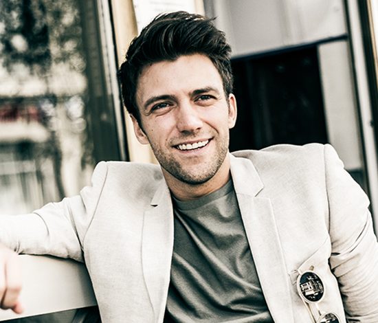 Холостяк недели: телеведущий Артем Шалимов