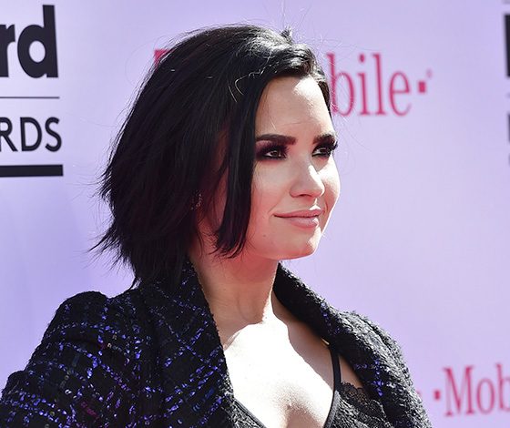 Деми Ловато разделась для фотосессии