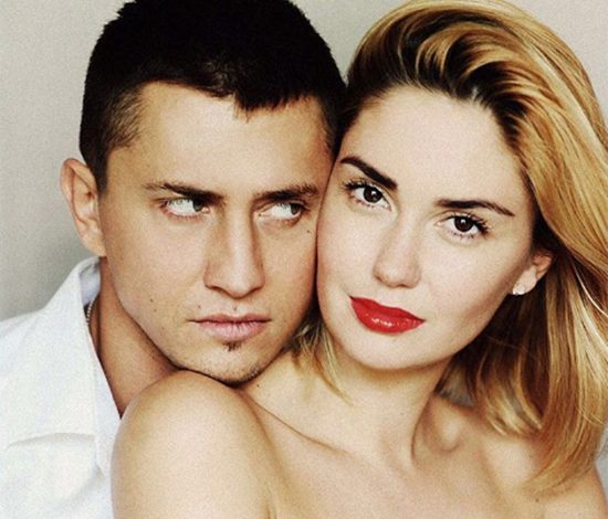 Агата Муцениеце показала дочку