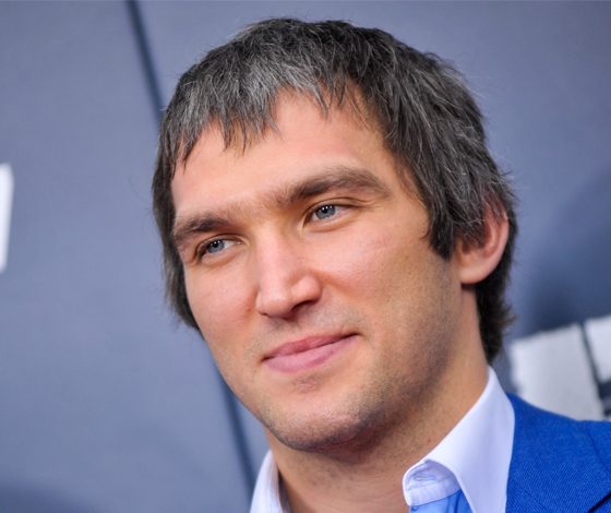 Как Александр Овечкин отдыхает со своей невестой?