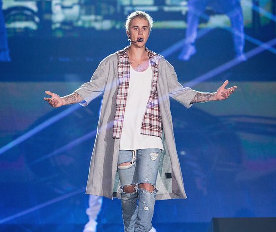 Избивший Джастина Бибера поклонник стал изгоем