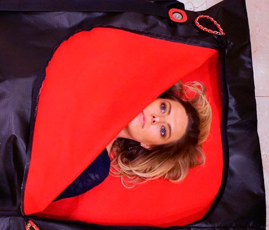 В тренде до конца: мешок для трупов Prada