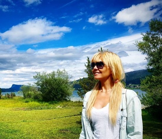 Чем Валерия занимается в отпуске?