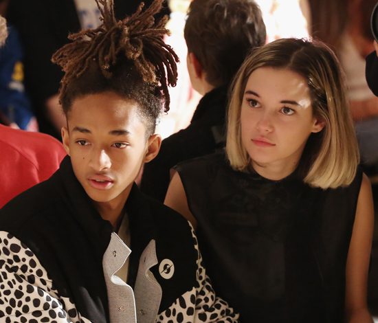 С кем девушка Джейдена Смита изменяет ему? Постельное фото!