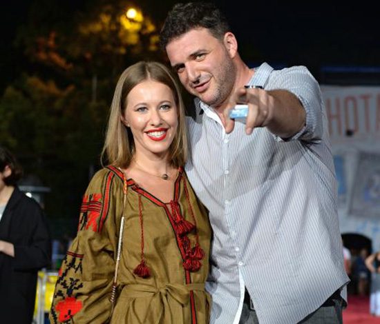 Счастливая семья! Новое фото беременной Собчак