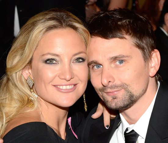 Бывший Кейт Хадсон целуется с девушкой у нее на глазах!