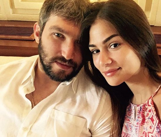 Что Овечкин подарил невесте?