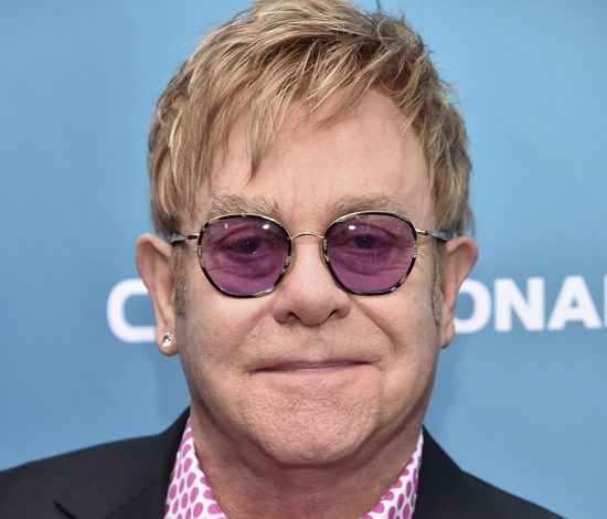 Элтон Джон признался, что не хочет оставлять свое состояние сыновьям