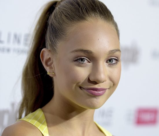 Девочка из клипа Sia вновь покорила своим танцем