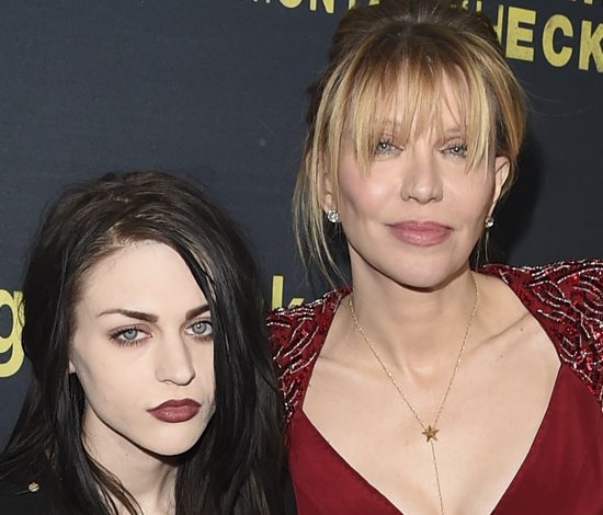 Дочка Кортни Лав не пригласила маму на тайную свадьбу