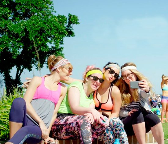 Пародия на любителей носить спортивную одежду