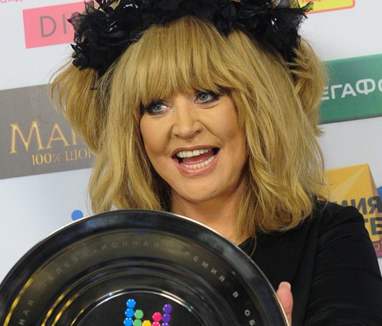 Стилист Аллы Пугачевой раскрыл секрет ее стройной фигуры