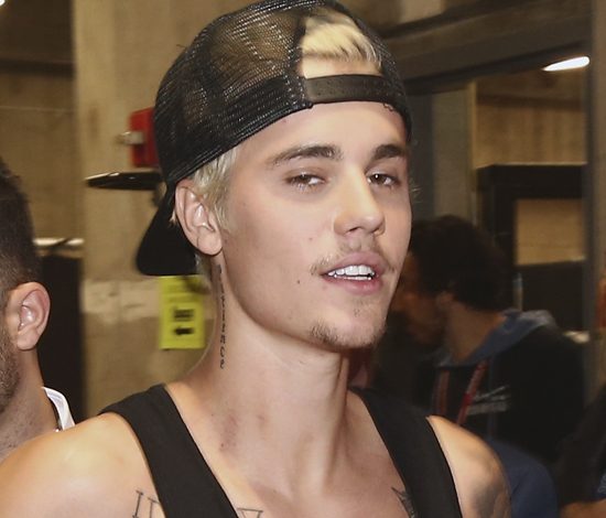 Джастин Бибер наконец-то побрился