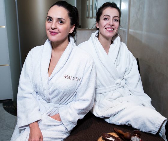 Мария Шумакова и Анастасия Меськова на открытии Mahash Spa
