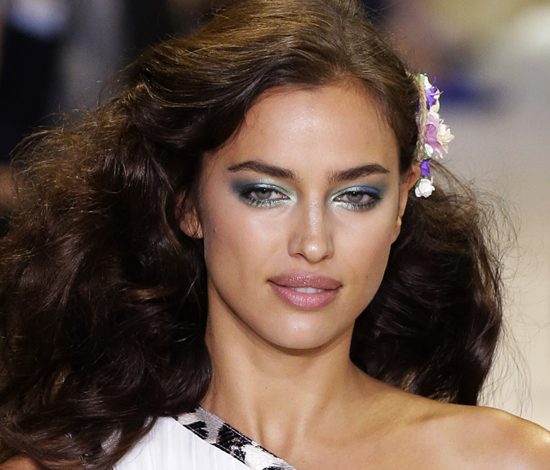 Ирина Шейк полностью разделась для глянца