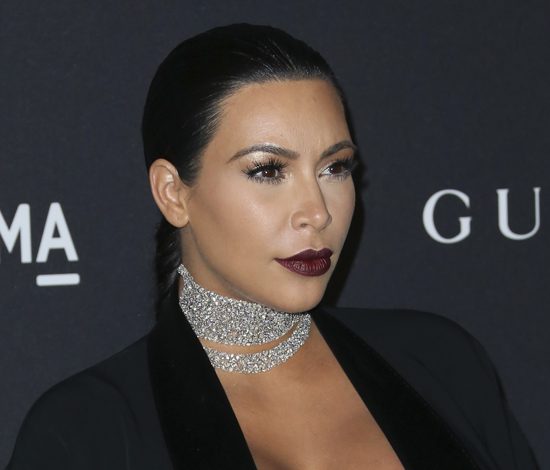 Первое фото сына Ким Кардашьян произвело фурор в Интернете