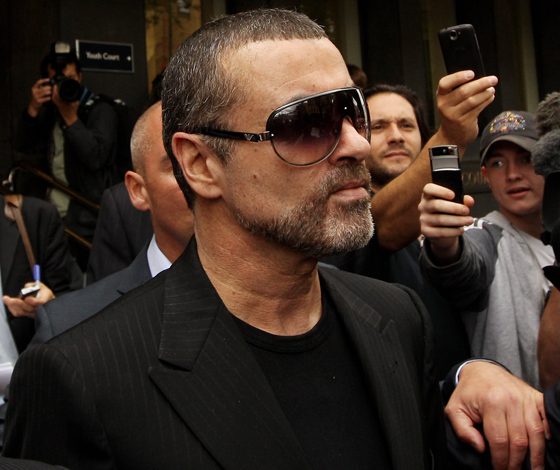 Джордж Майкл возвращается на сцену после болезни