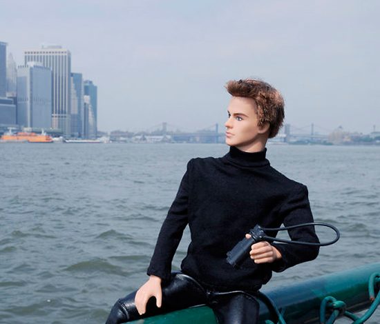 Что делает Кен, когда он не с Барби