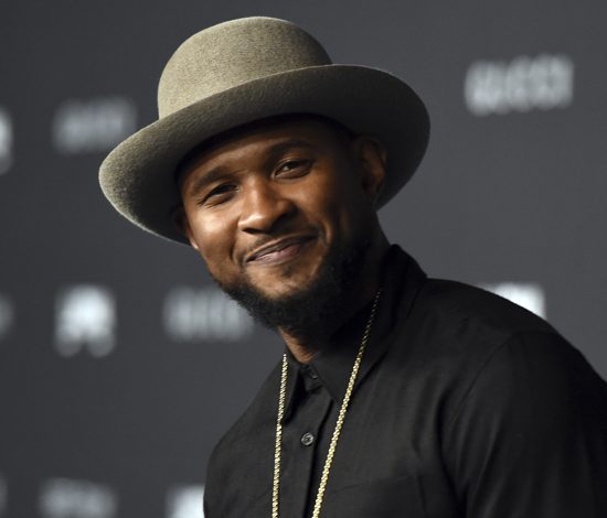 Ашер представил черно-белый мини-триллер