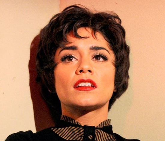 Ванесса Хадженс продолжает работать после смерти отца