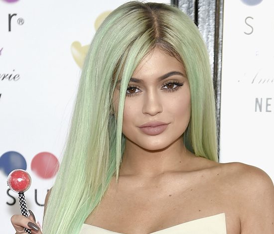 Кайли Дженнер раскрыла секрет своего макияжа