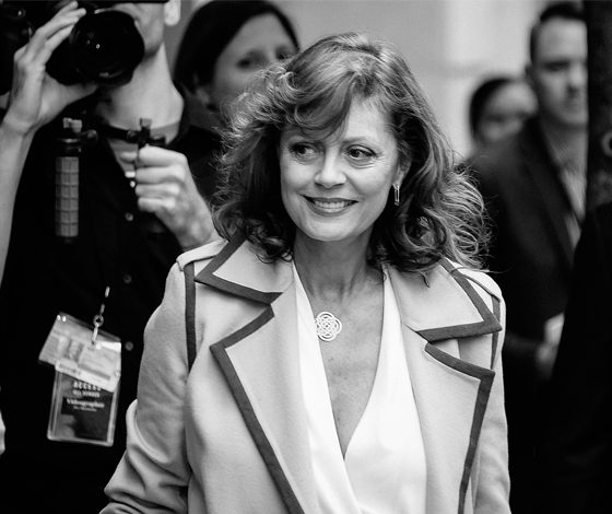 69-летняя Сьюзан Сарандон поражает своим декольте