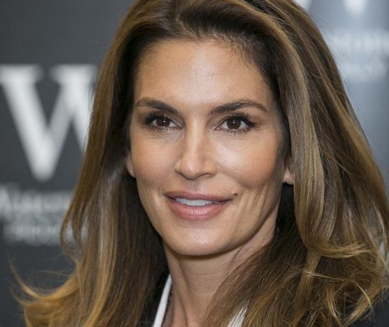 Синди Кроуфорд уйдет из модельного бизнеса в 50 лет