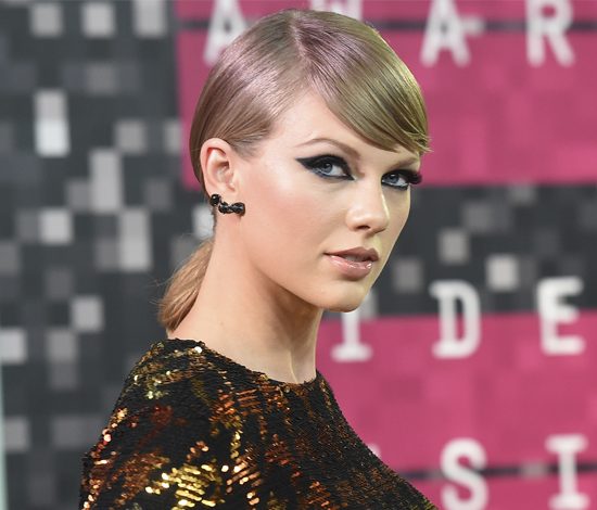 Тейлор Свифт показала, как она проводит свободное время