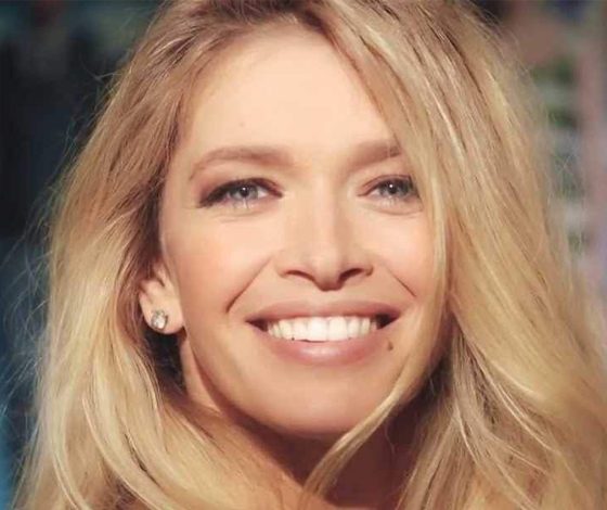 Вера Брежнева показала шикарную фигуру в бикини