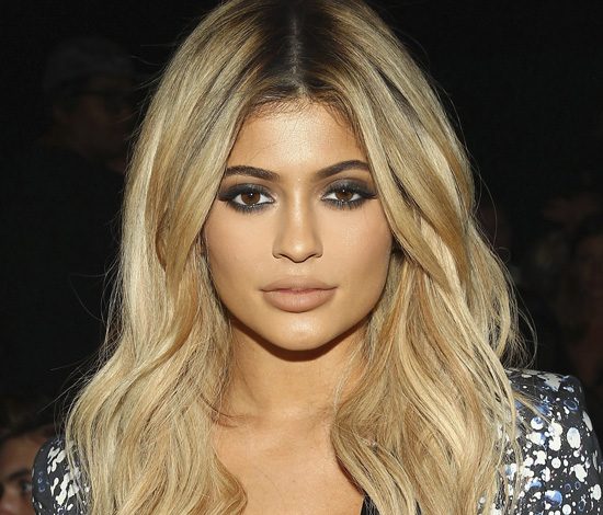 Кайли Дженнер раскрыла секрет своей пышной груди