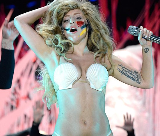 Леди Гага: самые яркие сценические образы