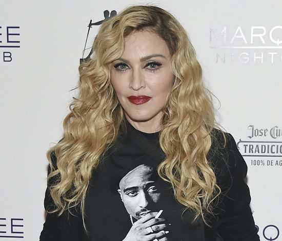 Мадонна оскорбила своих бывших мужей со сцены