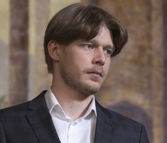 Никита Ефремов официально разводится с женой