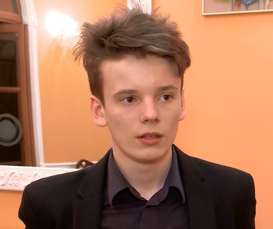 Сын Валерии показал свою новую девушку