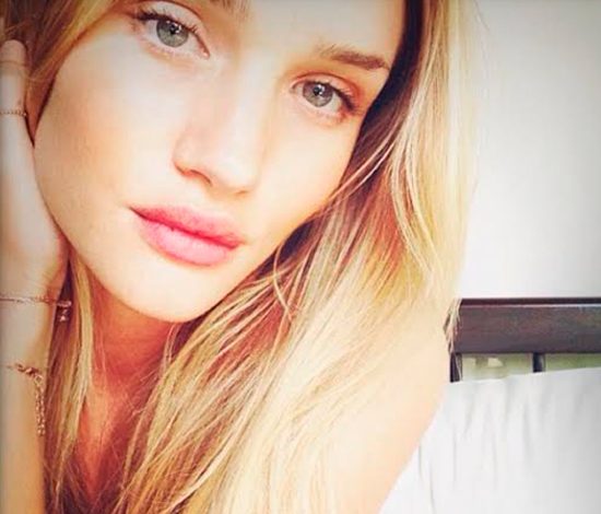 Лучшие селфи: Роузи Хантингтон-Уайтли