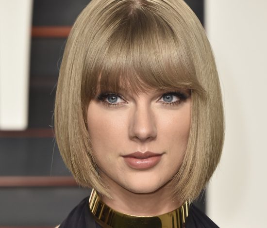 Как повторить макияж Тейлор Свифт