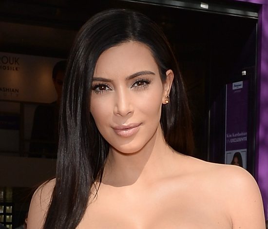 Ким Кардашьян стала жертвой пластической хирургии