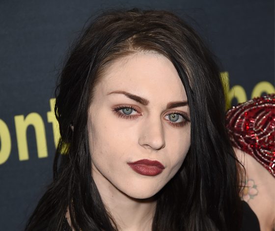 Дочь Курта Кобейна разводится с мужем