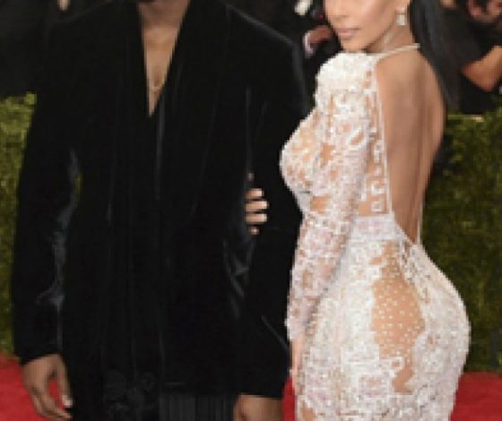 Звезды показали селфи с Met Gala 2015