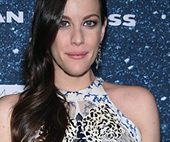 Лив Тайлер впервые показала своего сына