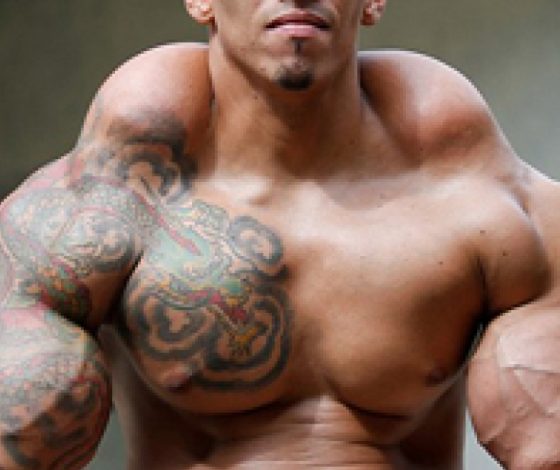 Мужчина сделал пластику, чтобы стать похожим на Халка