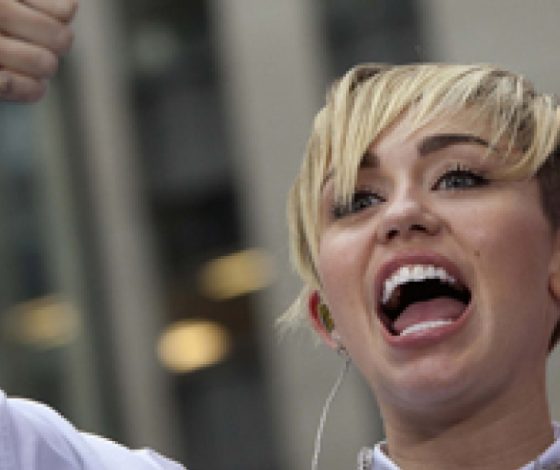 Майли Сайрус выходит замуж за свою девушку