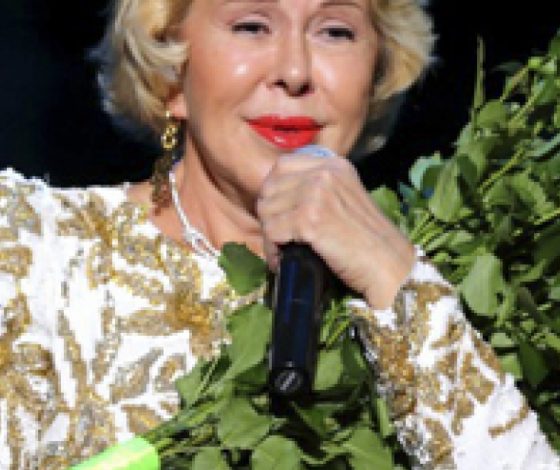 Любовь Успенская шокировала телом в купальнике